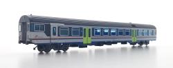 VITRAINS HO - art. 3199 - FS Carrozza 2cl. Pilota "piatta" TE nuova livrea per treni Regionali DTR Epoca VI - Decoder Integrato, VITRAINS HO - art. 3199 - FS Carrozza 2cl. Pilota "piatta" TE nuova livrea per treni Regionali DTR Epoca VI - Serie npBD con finetrini climatizzati
Bellissima e molto dettagliata carrozza completa di illuminazione interna sia analogica che digitale - fine arredo interno e dotata di ganci estraibili a norme NEM e cinematismo per allontanamento timoneria in curva - Carrozza dotata di fari bianchi e rossi con inversione automatica - Completa di decoder DCC - Modello in Offerta Speciale a 84,15 Euro (Listino 93,50 Euro)