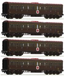 ROCO HO - art. 74093 - FS carrozza centoporte "Treno ospitale" - set 4 carrozze centoporte livrea castano isabella Epoca III, ROCO HO - art. 74093 - FS carrozza centoporte "Treno ospitale" - set 4 carrozze centoporte livrea castano isabella Epoca III
Durante la seconda guerra mondiale i treni ospedalieri italiani erano in uso su tutti i fronti. Venivano utilizzati per il trasporto dei soldati feriti dalle infermerie al fronte agli ospedali dell'esercito in patria. I treni erano costituiti principalmente da carrozze "Centoporte", facilmente riconoscibili dalla presenza di una croce rossa su sfondo bianco (come simbolo di protezione). A partire dal 1944 le motrici furono locomotive a vapore dell'USATC (United States Army Transportation Corps), in seguito designate con il nome di Gruppo 736, della classe S 160.