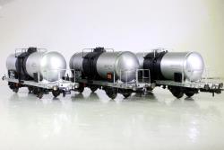 RIVAROSSI HO art. HR6517 - FS Set tre carri cisterna a 2 assi serie Zekk, a terrazzino Epoca III