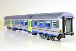 VITRAINS HO - art. 3286 Carrozza MDVC 2 classe Livrea DTR e illuminazione interna Serie 50 83 21-86 901-0 I-TI nB - Epoca VI