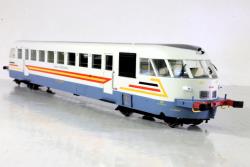 Os.kar HO art. OS-2055 FS ALn 56.2037 livrea blu cobalto grigio/bianco ANTINFORTUNISTICA - Epoca IV, Os.kar HO art. OS-2055 FS ALn 56.2037 livrea blu cobalto grigio/bianco ANTINFORTUNISTICA - Epoca IV

Modello finemente dettagliato con arredo interno riportato e pannelli interni da applicare a riproduzione delle cartellonistiche originali, (conforme al prototipo) e illuminati di serie con comando separato (sia in analogico che in digitale) per vano passeggeri, cabine di guida e luci frontali. Presa per decodel Plux 22. Speacker installato di serie. 2 motori a 5 poli nascosti sotto il pavimento. Vano decoder e switches accessibile nel sotto cassa. EDILIZIAONE LIMITATA E NUMERATA 500 PEZZI CON LIBELLO
