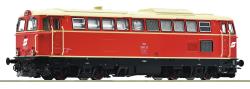 ROCO HO - art. 7310038 OBB Locomotiva diesel 2043.33 - Epoca IV - SOUND, ROCO HO - art. 7310038 OBB Locomotiva diesel 2043.33 - Epoca IV - SOUND

A metà degli anni '60, le ÖBB ordinarono una nuova serie di locomotive diesel per sostituire le locomotive a vapore delle serie 52, 77 e 93. Dopo alcuni prototipi, lo stabilimento Jenbacher ha consegnato la serie 2043 con un motore diesel a due tempi da 1.500 CV. Originariamente era omologato per 100 km/h, successivamente per 110. Con una pressione sull'asse di 17 t, era adatto anche per l'uso su linee secondarie.
Queste locomotive fino alla fine degli anni ottanta fecero sevizio regolare anche in Italia sulla tratta Fortezza San candido per la linea diretta Innsbruk-Vienna detta "Korridorzug"

■ Livrea arancio sangue con tetto avorio
■ Design autentico con ruote rosse
■ Utilizzata con treni passeggeri e merci
■ In modalità digitale con abbaglianti commutabili, luci di testa o luci di coda commutabili singolarmente ed illuminazione macchinista