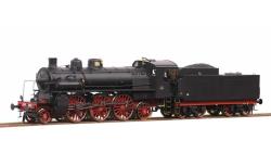 Os.kar H0 - art. OS-1604 FS Gr 685.600 "Speciale"  fanali elettrici, respingenti a bovolo, camino grande, tender 22mc ep. III CAPROTTI - EDIZIONE LIMITATA A 250 PEZZI - DISPONIBILE PER I PRIMI DI MAGGIO - IN ORDINAZIONE, FS Gr S685.600 "Speciale" fanali elettrici, respingenti a bovolo, tender da 29mq distribuzione a valvole Caprotti, fumaiolo grande, nello stato d'uso in Epoca III.
La locomotiva sopranominata anche "La Regina" venne costruita nel 1908 come 680 ed era il millesimo esemplare uscito dalla Breda trasformata nel 1931 con  un nuovo sistema Caprotti a semplice espansione assume la sigra S685 e venne subito chiamata "La Speciale"
Modello con Fanali illuminati. Sovrastruttura in metallo preso-fuso (caldaia, telaio, ruote, praticabili e particolari minori), cabina, tender in plastica ABS ad alta resistenza. Nuovo motore a 5 poli, biellismo finemente riprodotto e funzionante (in metallo e plastica). nuove ruote con razze ultrafini per garantire l'effetto "galleggiamento" ad alta trasparenza. Nuovo impianto elettrico con nuovo circuito stampato Predisposto con presa decoder Pluz22. Speaker già installato e cablato nel tender. R.min 420 mm. 
Modello in offerta speciale a 332 Euro (listino 369,90)
DISPONIBILE PER I PRIMI DI MAGGIO - ULTERIORE SCONTO 5% PER CHI ORDINA IL MODELLO ENTRO IL 4 MAGGIO